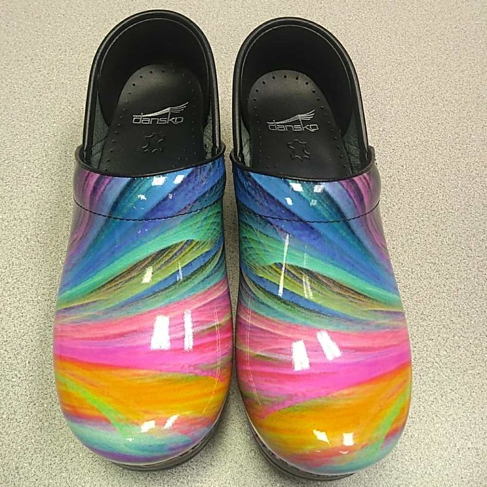 Dansko nursing clog in excellent condition.
